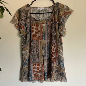 Multi-Colored Top With Split Front Over Layer. Size S.